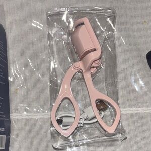 Pink Eyelash Curler